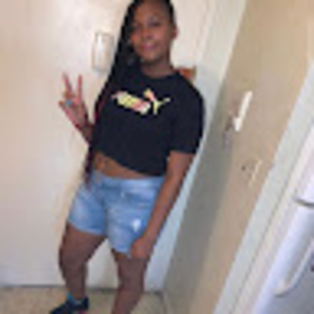 Meet your Posher, Khya